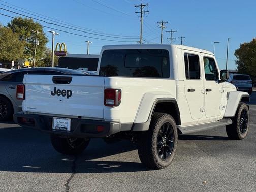 2025 Jeep Gladiator Nighthawk
