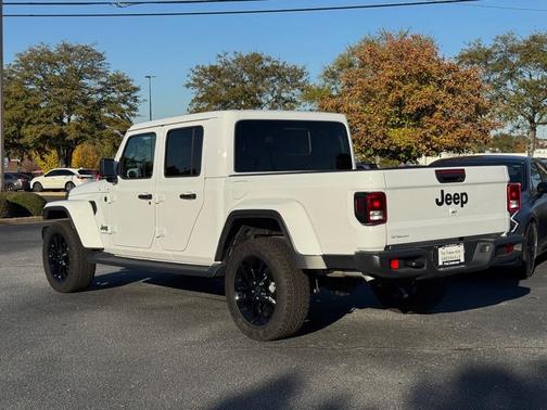 2025 Jeep Gladiator Nighthawk