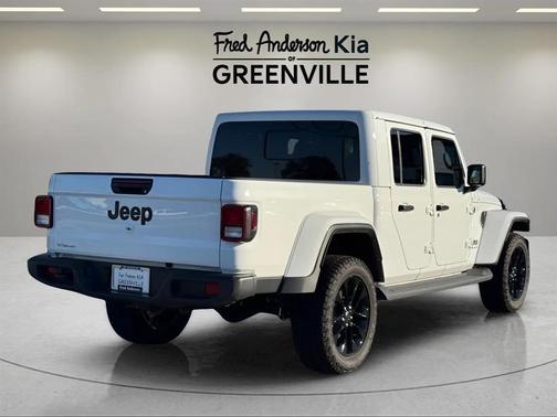 2025 Jeep Gladiator Nighthawk