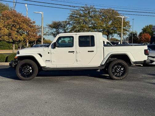 2025 Jeep Gladiator Nighthawk