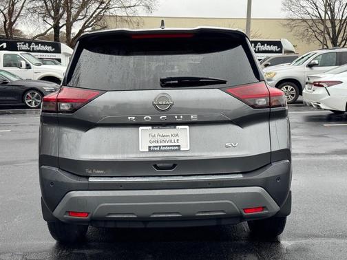 2022 Nissan Rogue SV