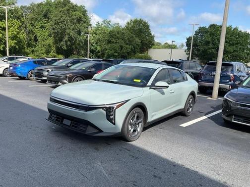 2025 Kia K4 LXS