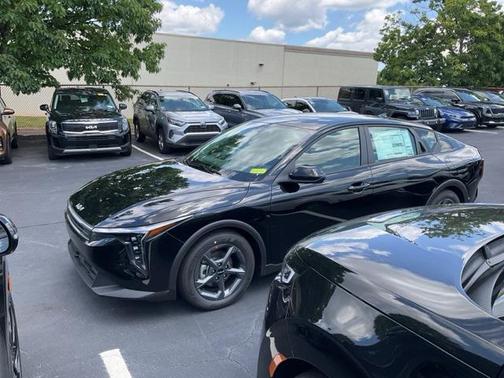 2025 Kia K4 LXS