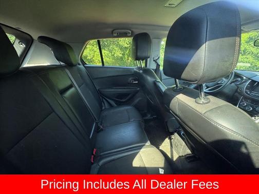 Summit White 2017 Chevrolet Trax LT