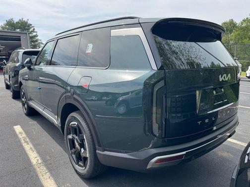 Black Jade Green 2027 Kia Telluride EX