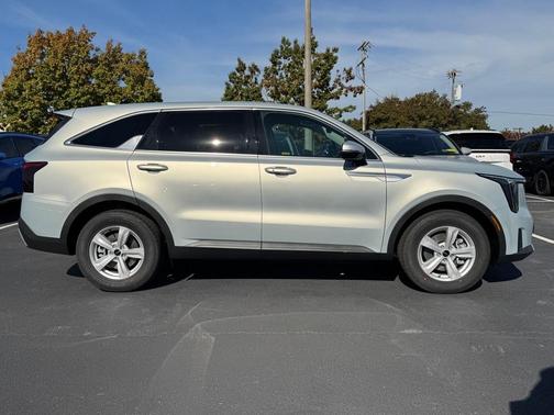 2026 Kia Sorento LX