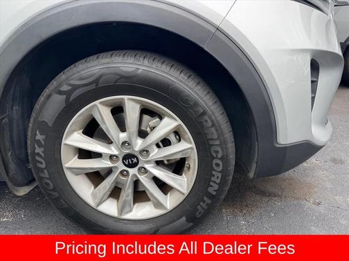 Sparkling Silver 2019 Kia Sorento LX