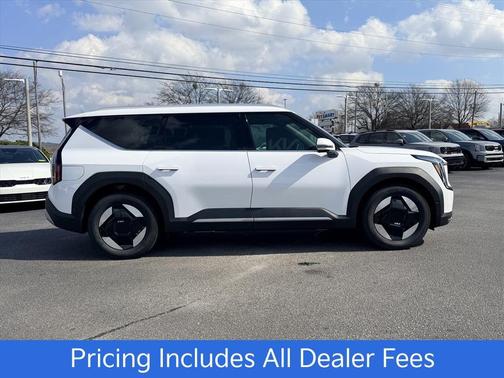 Glacial White Pearl 2026 Kia EV9 Wind