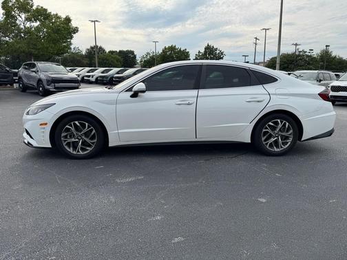 2022 Hyundai SONATA SEL