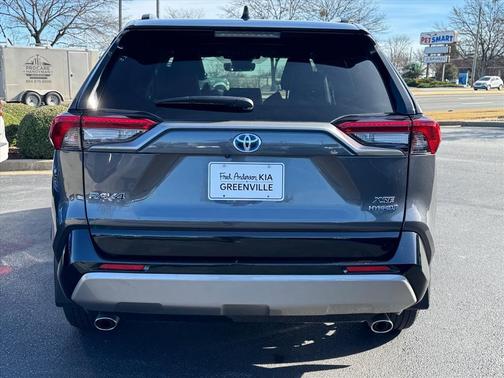 2024 Toyota RAV4 Hybrid SE