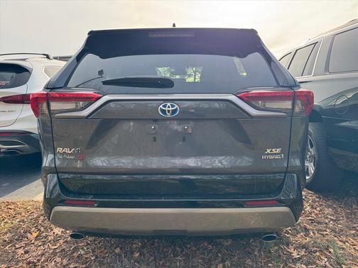 2024 Toyota RAV4 Hybrid SE