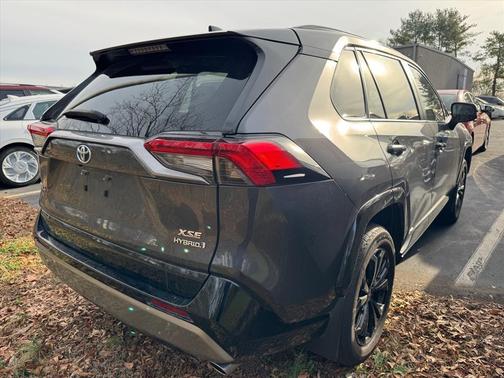 2024 Toyota RAV4 Hybrid SE