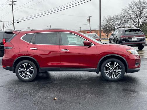 2020 Nissan Rogue SV