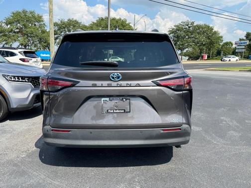 2022 Toyota Sienna XLE 7 Passenger