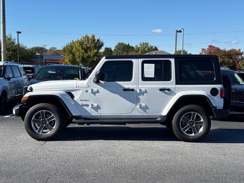 2022 Jeep Wrangler Unlimited Sahara