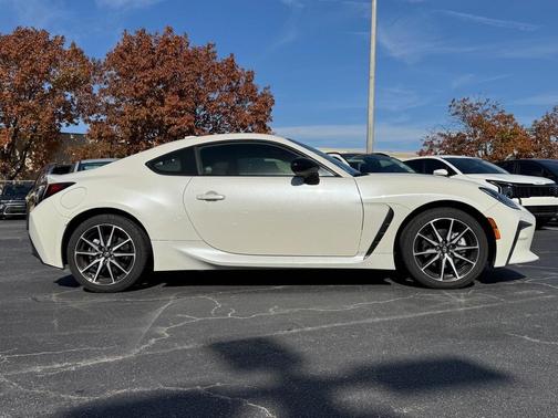 2023 Toyota GR86 Base