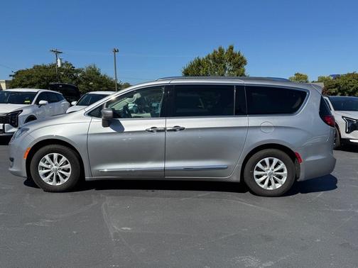 2019 Chrysler Pacifica Touring L