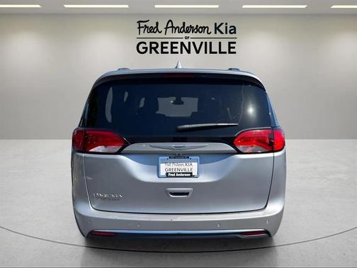 2019 Chrysler Pacifica Touring L