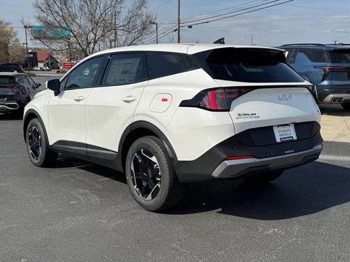 Snow White Pearl 2026 Kia Sportage SX Turbo