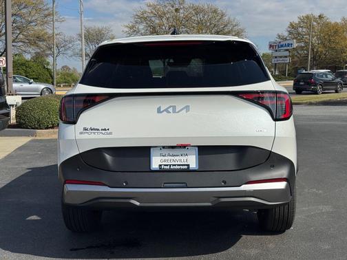 Snow White Pearl 2026 Kia Sportage SX Turbo