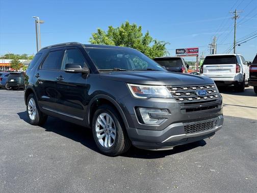 Magnetic 2017 Ford Explorer XLT