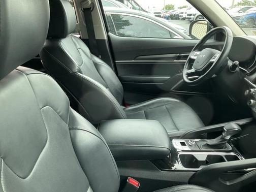 2022 Kia Telluride LX