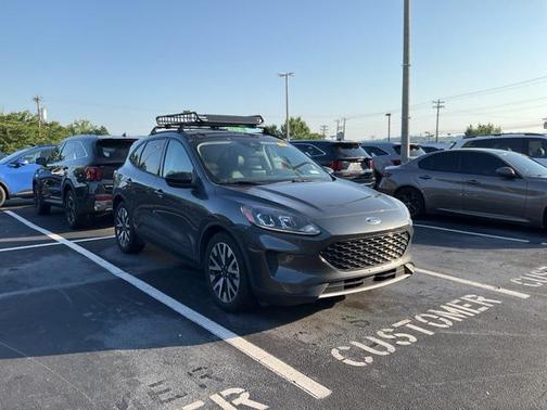 2020 Ford Escape SE