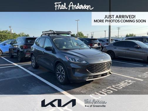 2020 Ford Escape SE