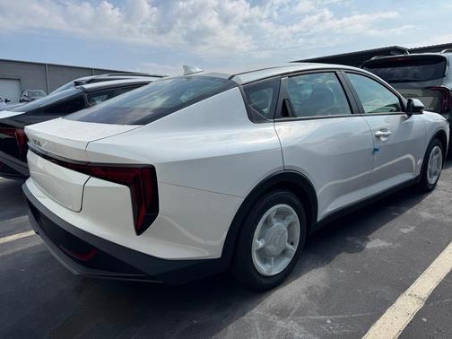2025 Kia K4 LX