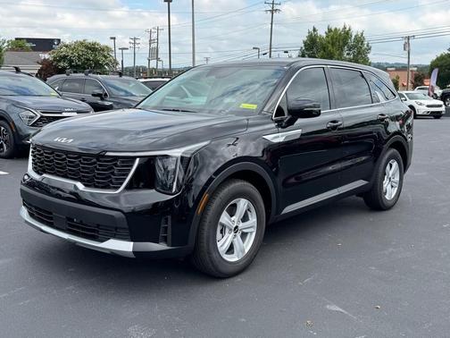 2025 Kia Sorento LX