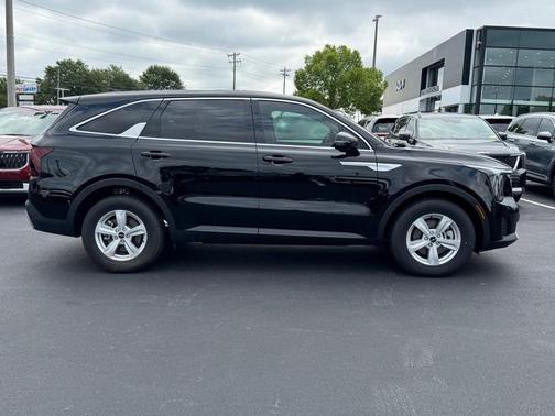 2025 Kia Sorento LX