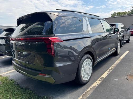 2026 Kia Carnival SX