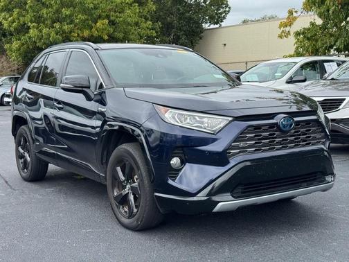 2020 Toyota RAV4 Hybrid SE