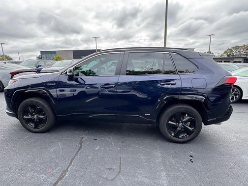 2020 Toyota RAV4 Hybrid SE