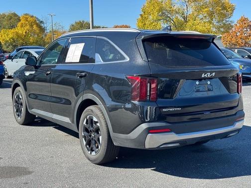 2024 Kia Sorento S
