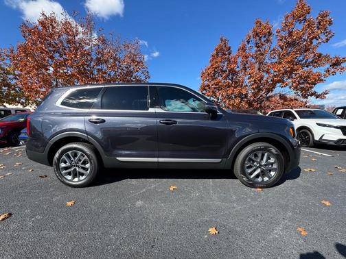 2025 Kia Telluride LX