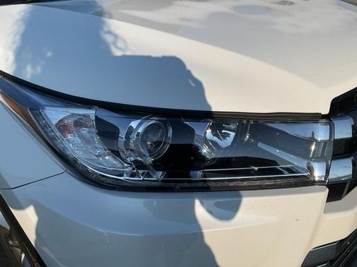 2019 Toyota Highlander Limited Platinum