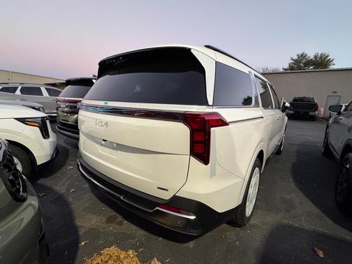 2026 Kia Carnival Hybrid SX