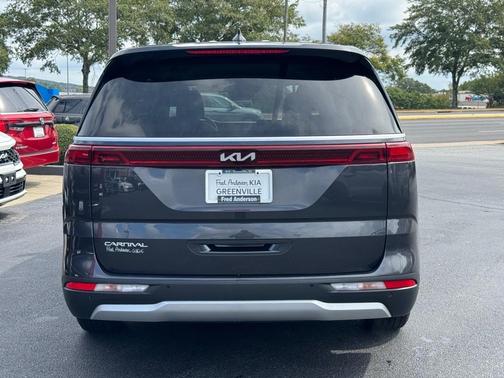 2024 Kia Carnival LX