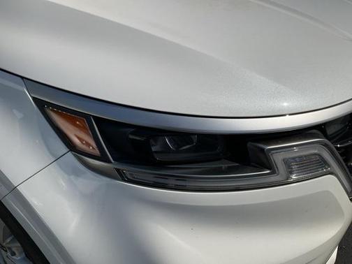 2023 Kia Carnival LX