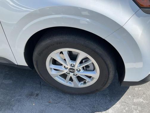 2023 Kia Carnival LX