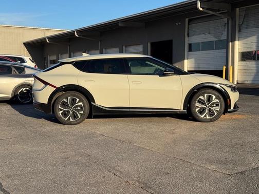 2023 Kia EV6 Wind