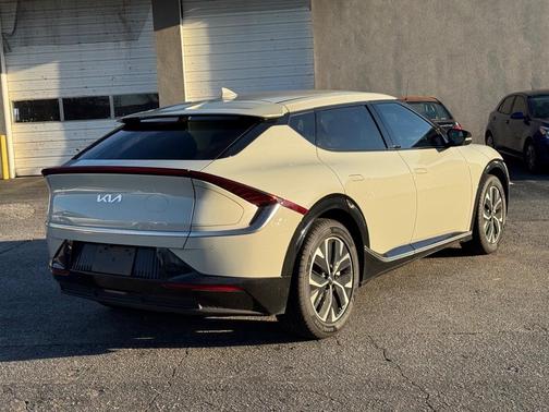 2023 Kia EV6 Wind