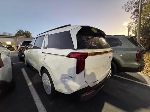 2026 Kia Carnival SX