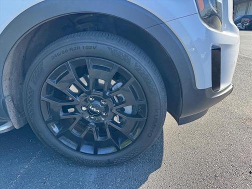 Glacial White Pearl 2022 Kia Telluride SX