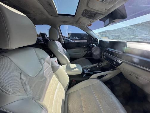 Glacial White Pearl 2022 Kia Telluride SX