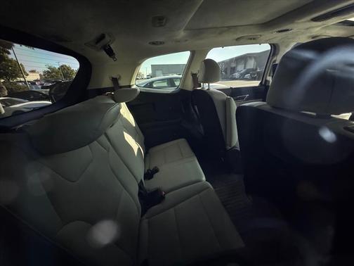 Glacial White Pearl 2022 Kia Telluride SX