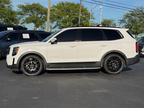 Glacial White Pearl 2022 Kia Telluride SX