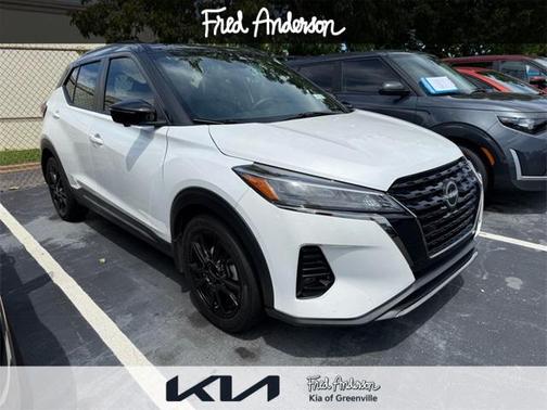 2023 Nissan Kicks SR
