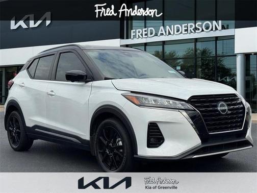 2023 Nissan Kicks SR